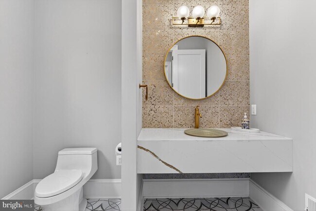 Building Photo - 7002 River Oaks Dr