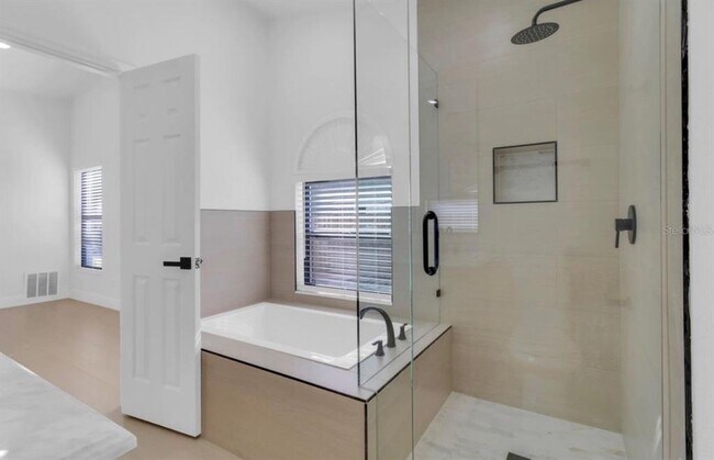 Building Photo - 2622 Liz Ln