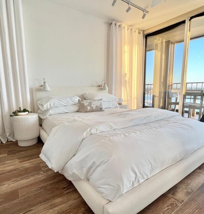 Building Photo - 132 Lakeshore Dr