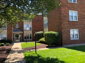 Building Photo - 10805 S Pulaski Rd