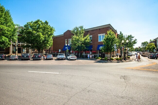 Building Photo - 808 Callahan Pl