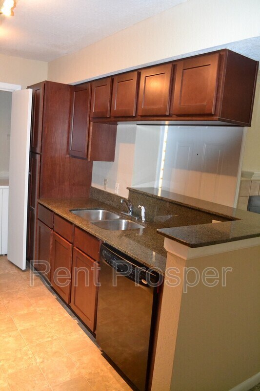 Building Photo - 4401 Thornbriar Ln