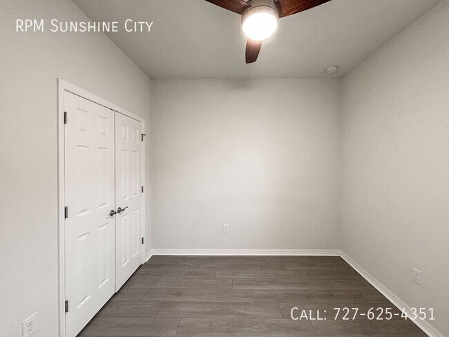 Building Photo - 13413 Palmera Vista Dr