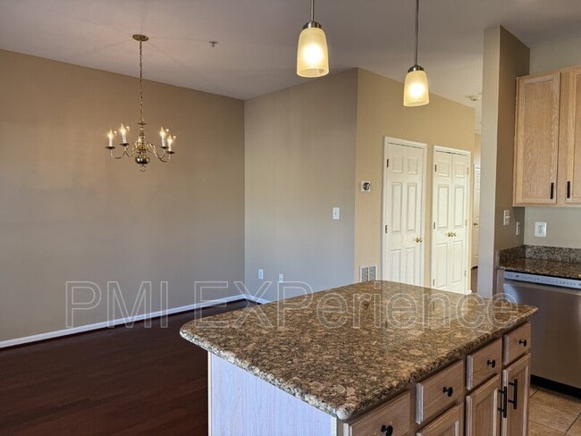 Building Photo - 12914 Woods View St