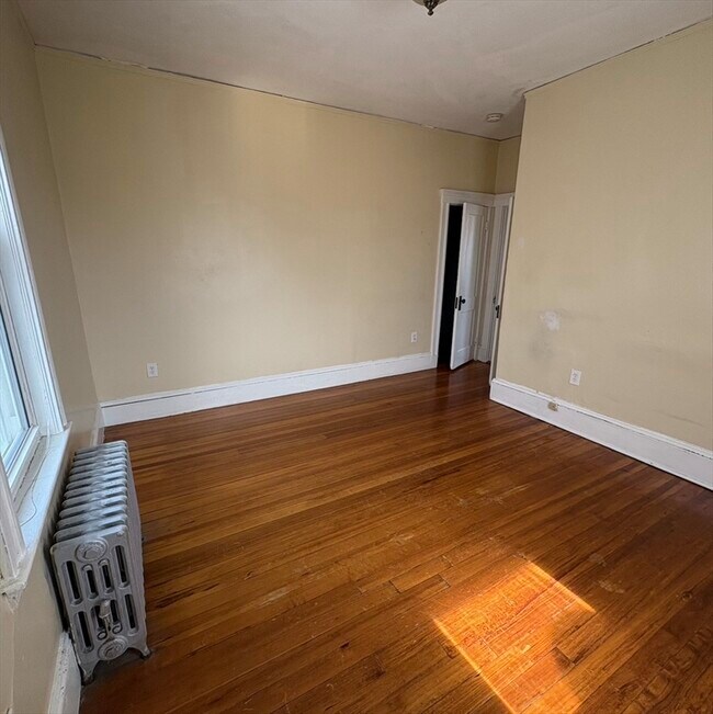 Building Photo - 46 Armandine St