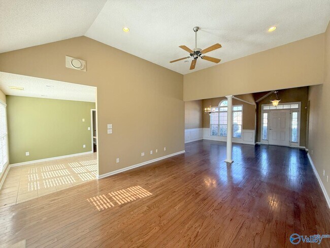 Building Photo - 176 Timber Oak Rd