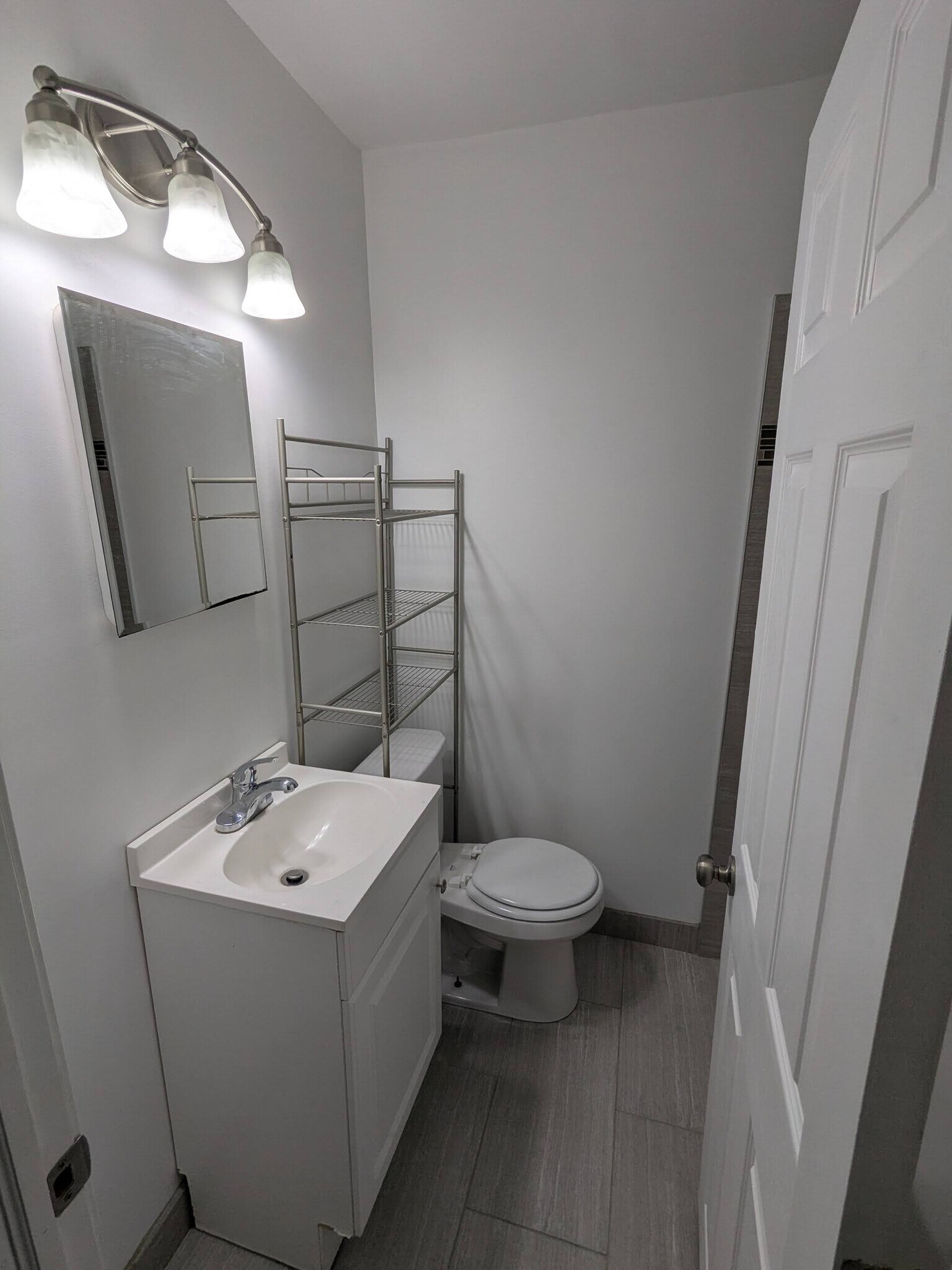 Bathroom - 334 E Essex Ave
