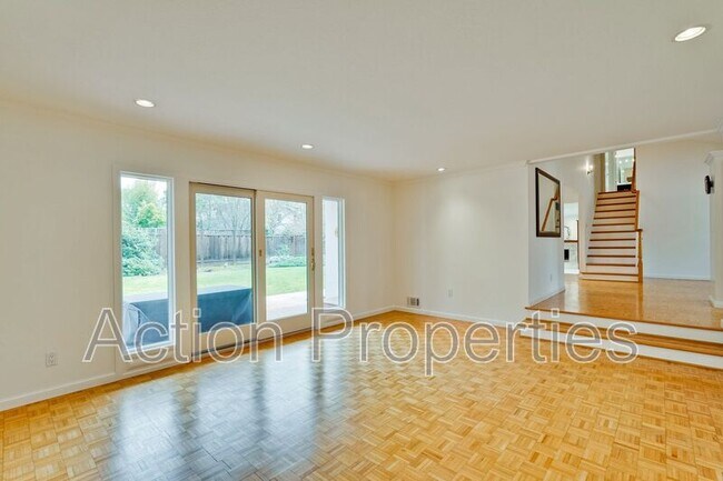 Building Photo - 2685 Yorkton Dr