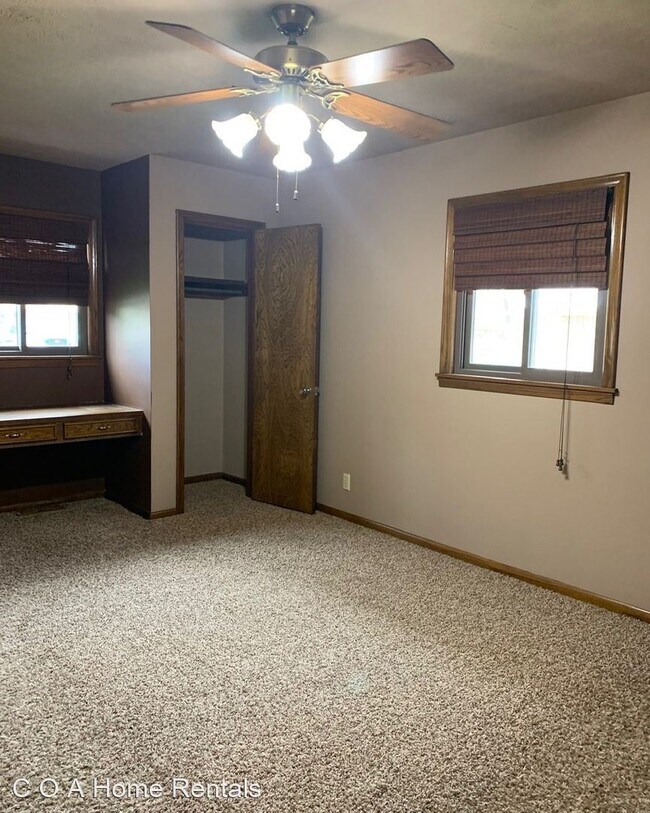 Building Photo - 3 br, 2.5 bath House - 1330 N. Emerson