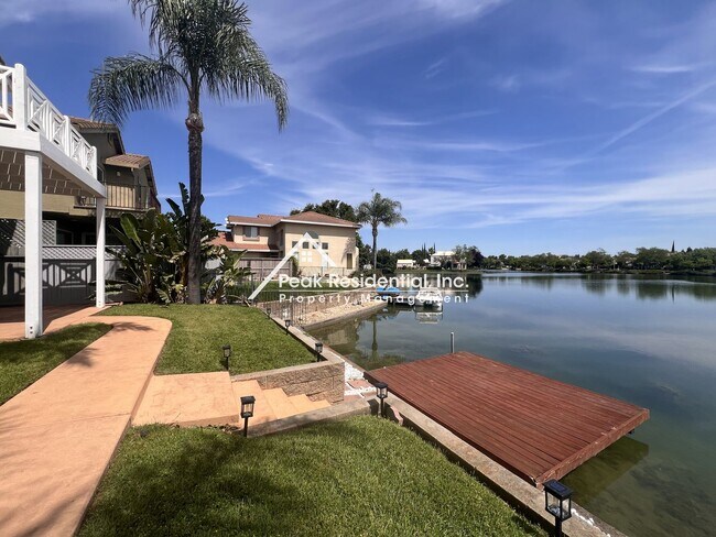 Building Photo - Spacious 4bd/3ba Elk Grove Home-Lake Front!
