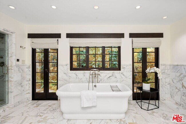 Building Photo - 7692 Woodrow Wilson Dr