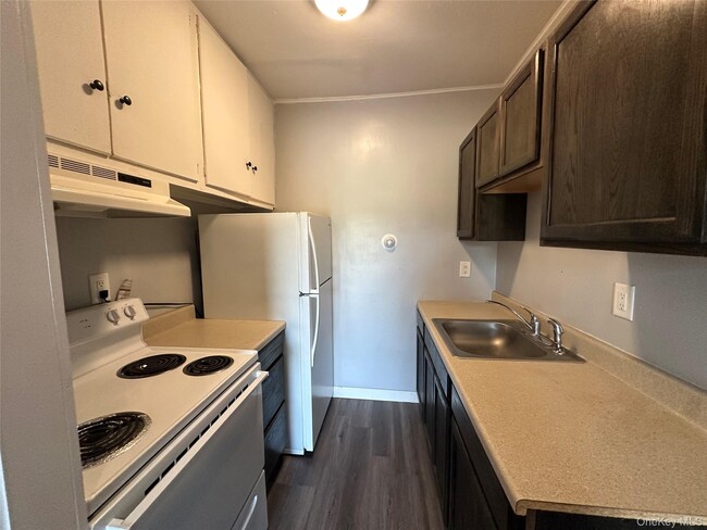 Building Photo - 1399 US-44