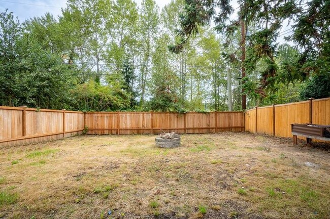 Building Photo - 2 bedroom and 2.5 bathroom house in Tukwila