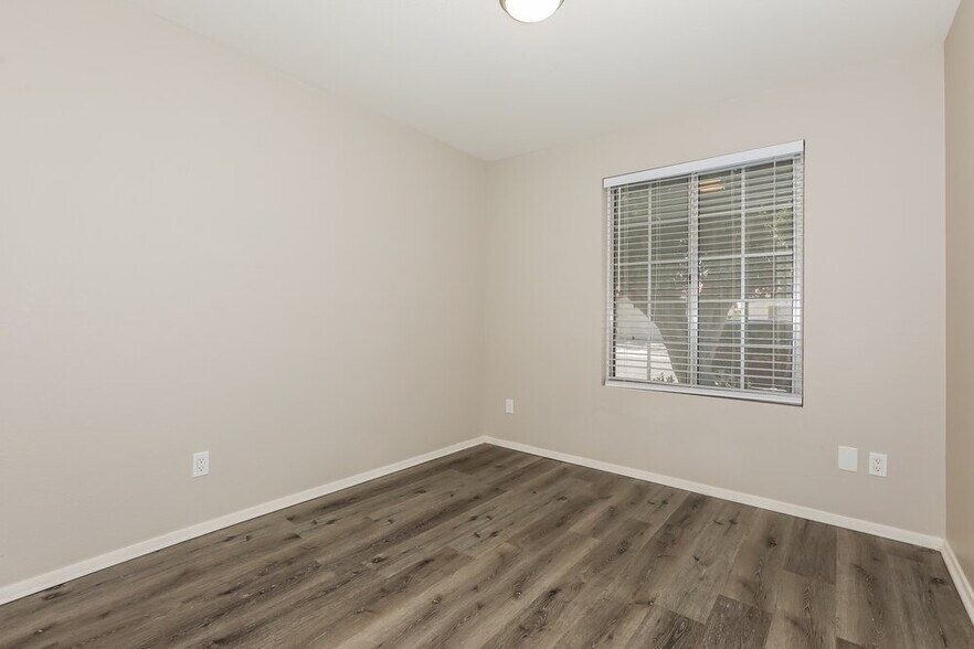 Building Photo - 1922 E Cortez Dr