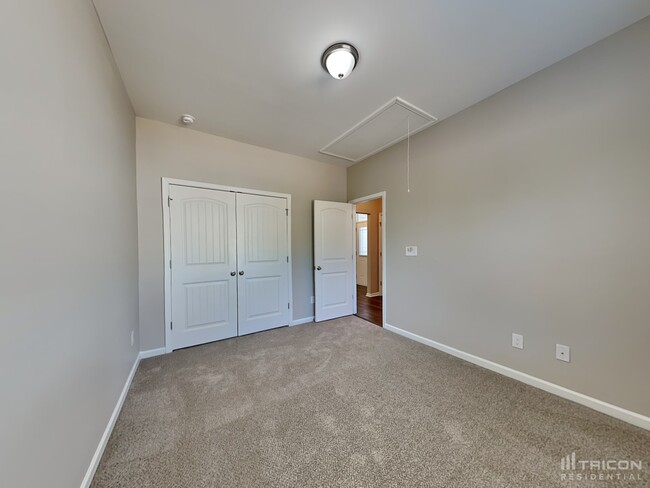 Building Photo - 122 Carissa Dr