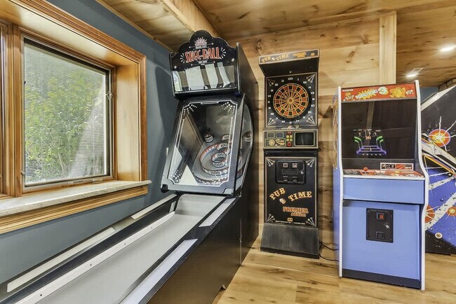 Building Photo - 1774 State Hwy UU