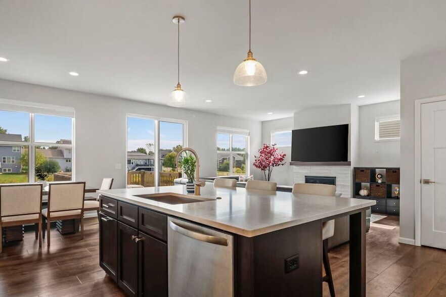 Building Photo - 323 Galileo Dr