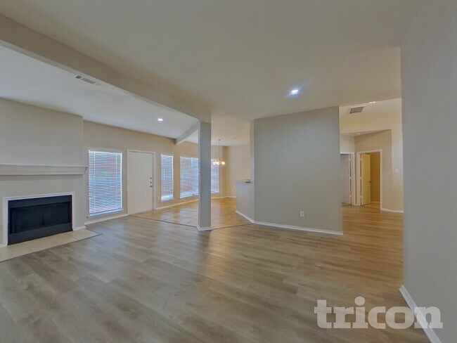 Building Photo - 1081 Treehouse Ln