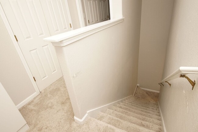 Building Photo - Central Niceville Location