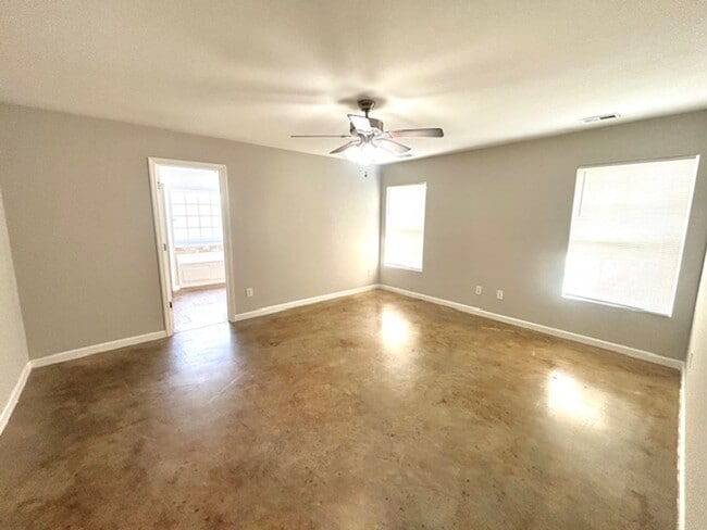 Building Photo - 1523 Jordan Rd