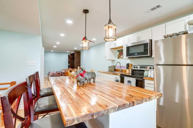 Building Photo - 68 Skunk Hollow Ln