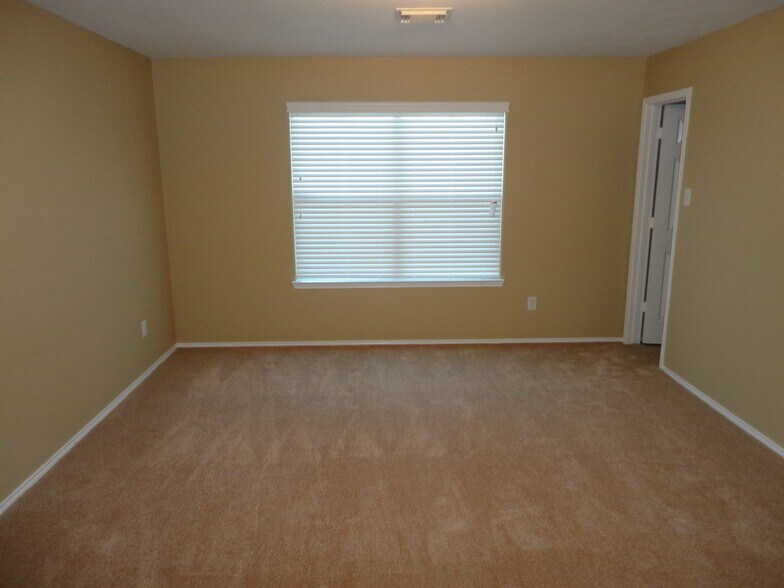 Building Photo - 21406 Sunrise Brook Ln