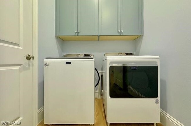 Building Photo - 7270 Saona CT