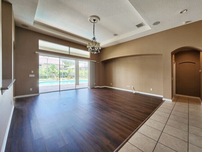 Building Photo - 2408 Tea Olive Terrace