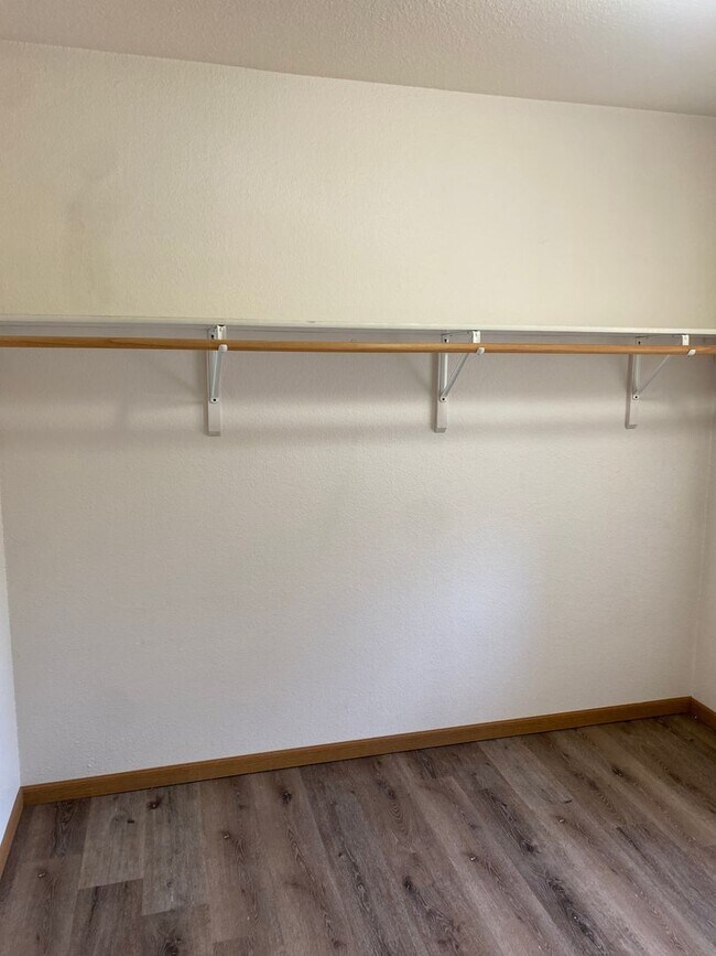 Building Photo - 16758 Huntington Ln