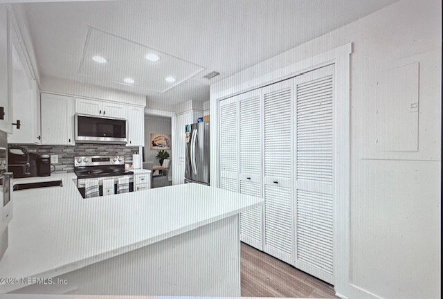 Building Photo - 9252 San Jose Blvd