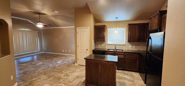 Building Photo - Beautiful 2 bed/2 bath near Clear Creek