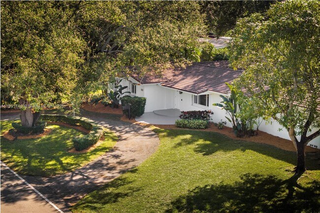 Building Photo - 8390 SW 132nd St