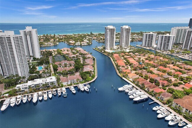 Building Photo - 21055 Yacht Club Dr