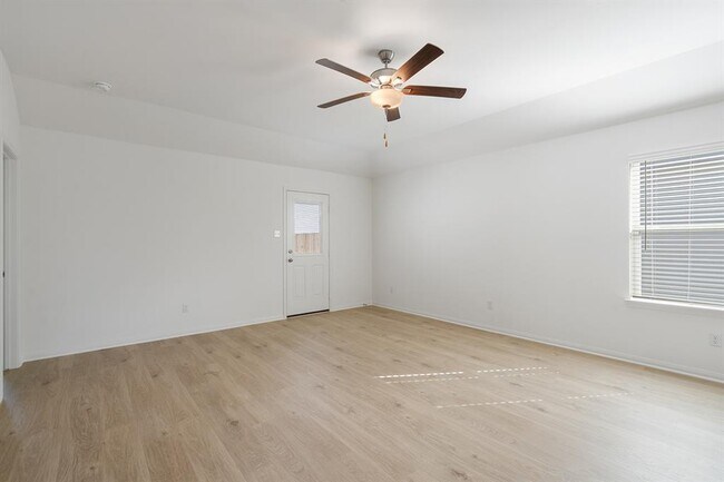 Building Photo - 100 Paria Ct