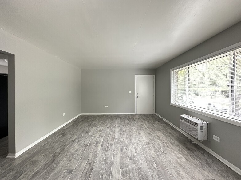 Building Photo - 1314 Carol St