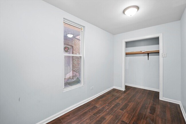 Building Photo - 2230 W 24th St