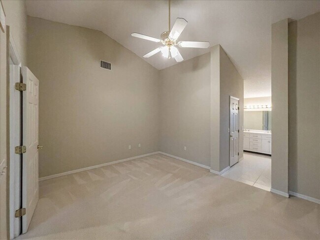 Building Photo - 218 Langford Park Ave