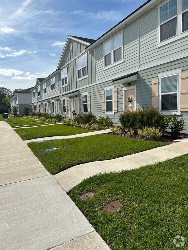 Building Photo - Coastal Living , St. Augustine, Townhouse