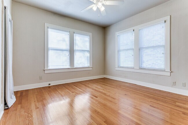 Building Photo - 526 Pershing Ave