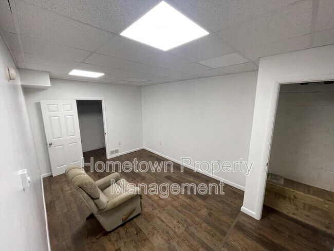 Building Photo - 1130 Whiteford Rd