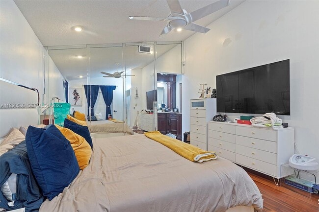 Building Photo - 2330 Dover