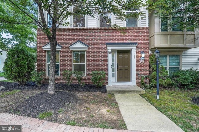 Primary Photo - 102 Vista Knoll Dr