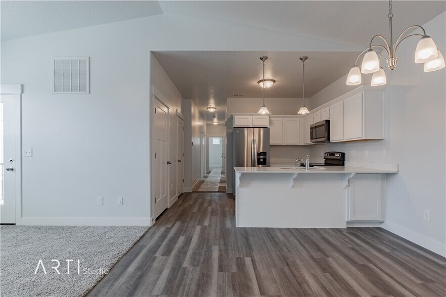 Kitcheh and hall - 1813 W Newcastle Ln