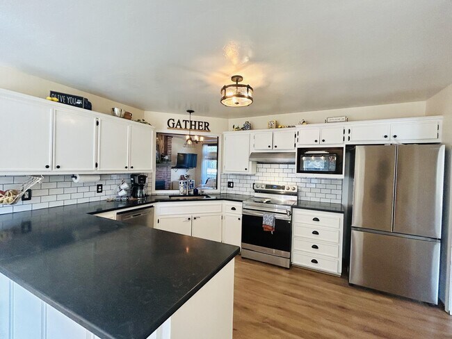 Building Photo - 1312 Concord Ln