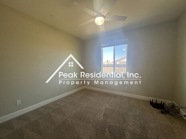 Building Photo - Spacious 4bd/3ba Elk Grove Home!