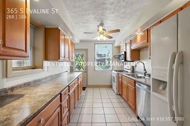 Building Photo - 365 S Evaline St