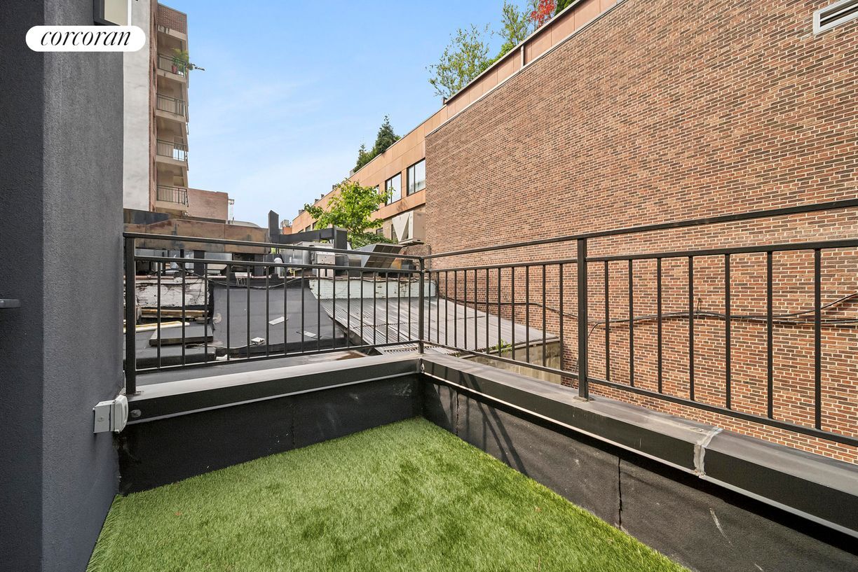 Building Photo - 317 W 51st St