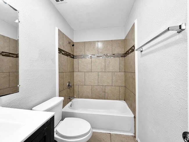 Building Photo - 3 BR/1.5BA | Newly Renovated Single Family Home | 1-Car Covered Parking | Gated backyard!