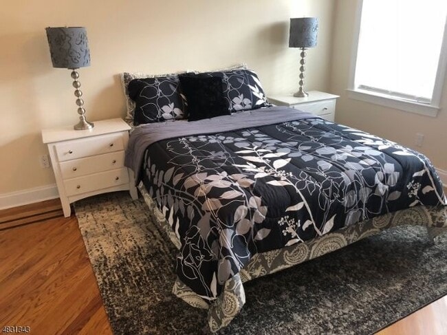 Building Photo - 208 Lenox Ave