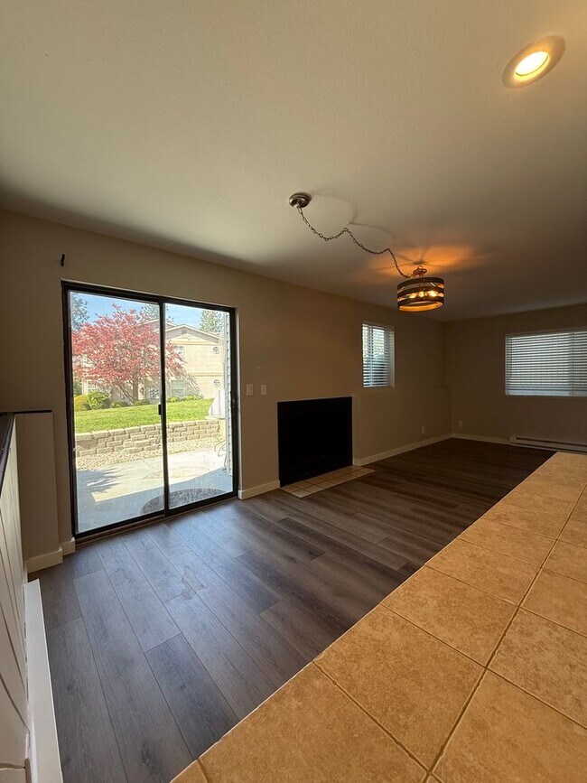 Building Photo - Condo with a Pool